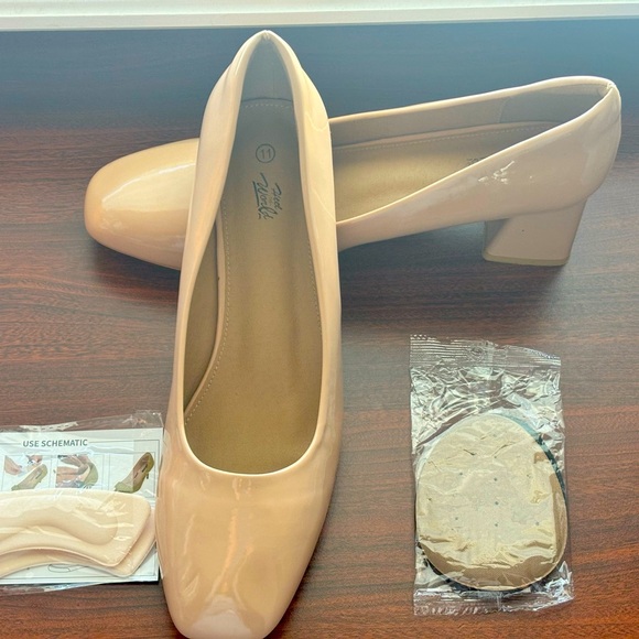 Heel the World Shoes - “Heel the World” dress up shoes size 11